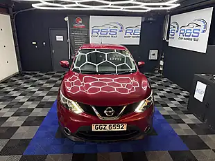 Used 2017 Nissan Qashqai Acenta Red - Interior and Exterior details 5