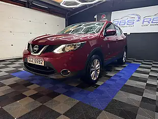 Used 2017 Nissan Qashqai Acenta Red - Interior and Exterior details 7