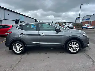 Used 2017 Nissan Qashqai Acenta Xtron Grey - Interior and Exterior details 4