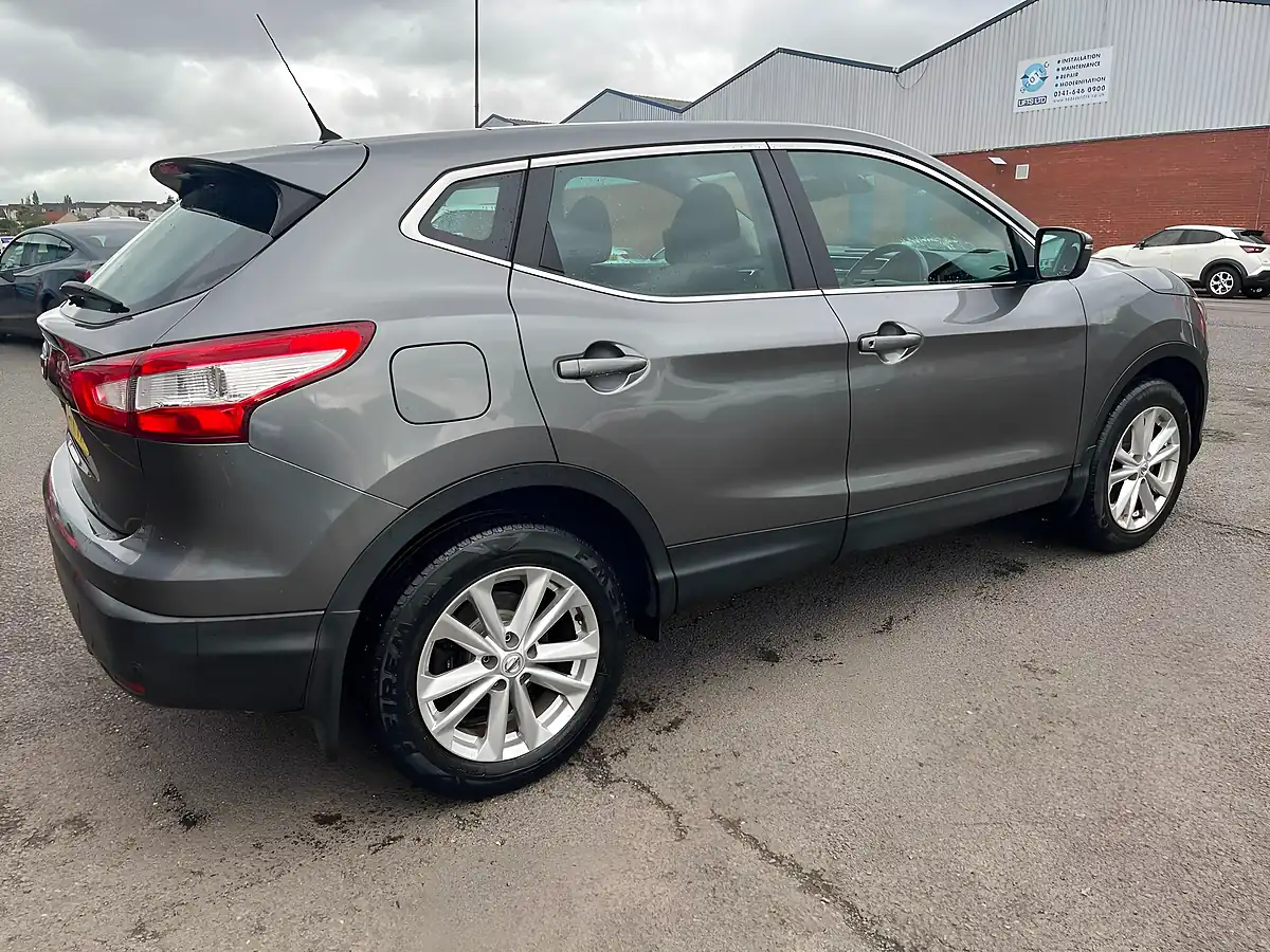 Used 2017 Nissan Qashqai Acenta Xtron Grey - Interior and Exterior details 5