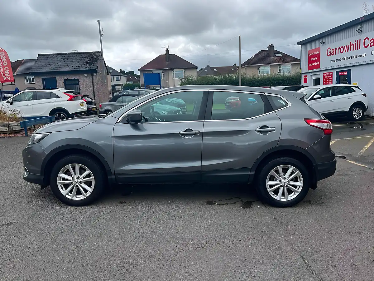 Used 2017 Nissan Qashqai Acenta Xtron Grey - Interior and Exterior details 9