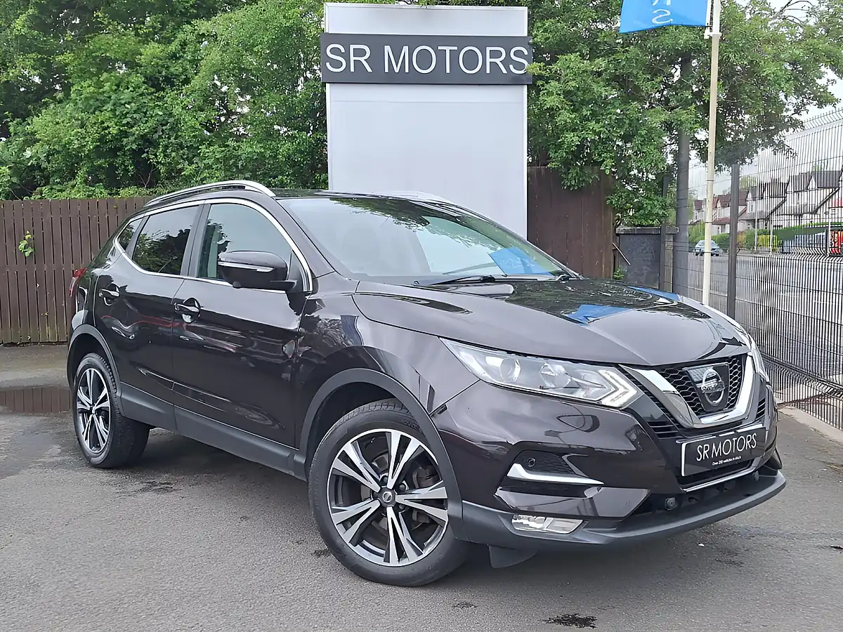 Used 2017 Nissan Qashqai N-Connecta Black - Front View