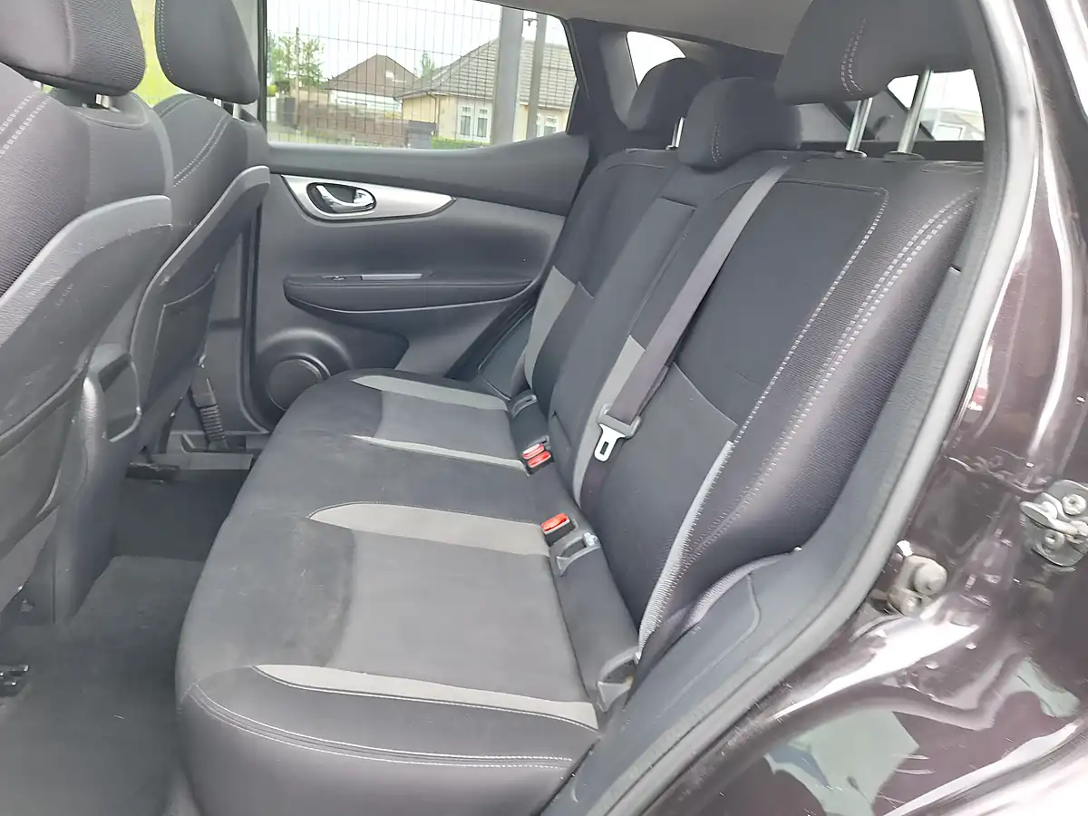 Used 2017 Nissan Qashqai N-Connecta Black - Interior and Exterior details 11