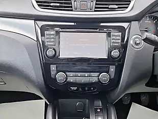 Used 2017 Nissan Qashqai N-Connecta Black - Interior and Exterior details 16