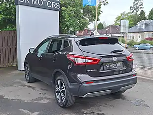 Used 2017 Nissan Qashqai N-Connecta Black - Interior and Exterior details 4