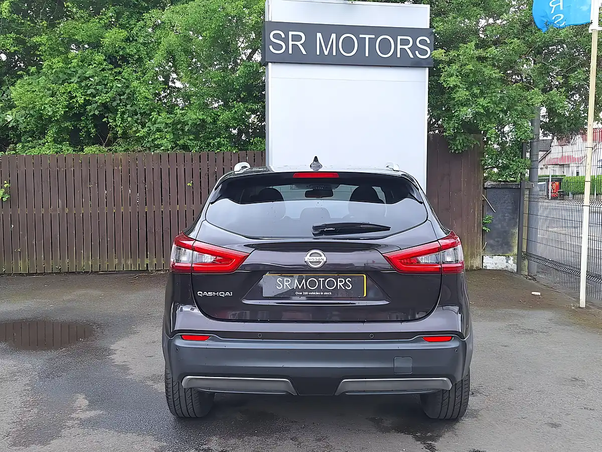 Used 2017 Nissan Qashqai N-Connecta Black - Interior and Exterior details 5
