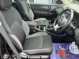 Used 2017 Nissan Qashqai N-Connecta Black - Interior and Exterior details 11