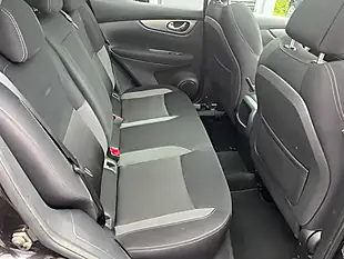Used 2017 Nissan Qashqai N-Connecta Black - Interior and Exterior details 12