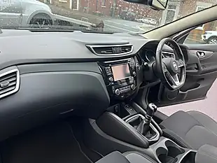 Used 2017 Nissan Qashqai N-Connecta Black - Interior and Exterior details 15