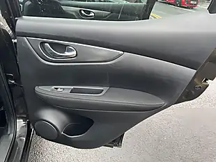 Used 2017 Nissan Qashqai N-Connecta Black - Interior and Exterior details 19