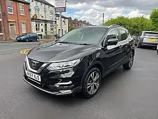 Used 2017 Nissan Qashqai N-Connecta Black - Interior and Exterior details 3