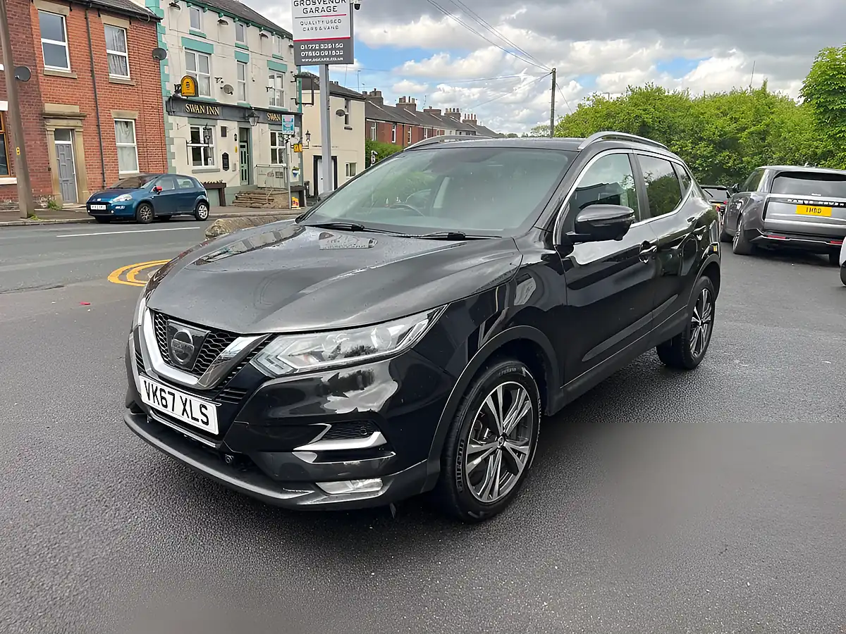 Used 2017 Nissan Qashqai N-Connecta Black - Interior and Exterior details 3