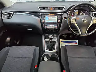 Used 2017 Nissan Qashqai N-Connecta Black - Interior and Exterior details 13