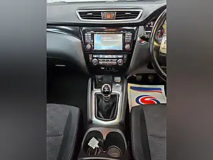 Used 2017 Nissan Qashqai N-Connecta Black - Interior and Exterior details 14