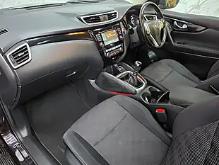 Used 2017 Nissan Qashqai N-Connecta Black - Interior and Exterior details 15