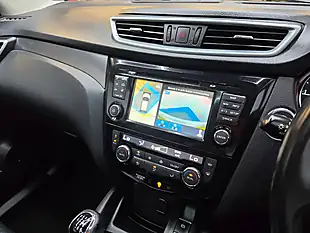 Used 2017 Nissan Qashqai N-Connecta Black - Interior and Exterior details 18