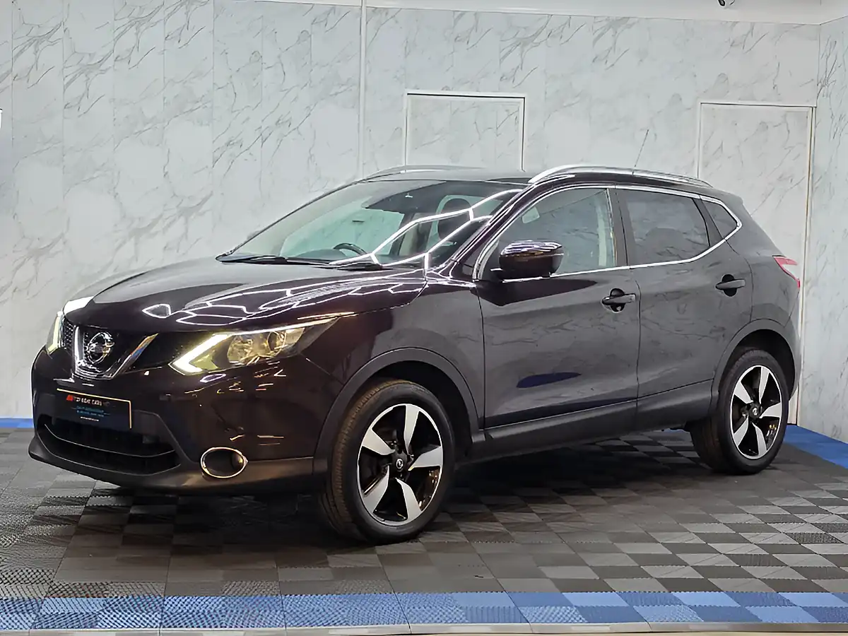 Used 2017 Nissan Qashqai N-Connecta Black - Interior and Exterior details 4
