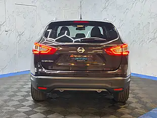 Used 2017 Nissan Qashqai N-Connecta Black - Interior and Exterior details 6