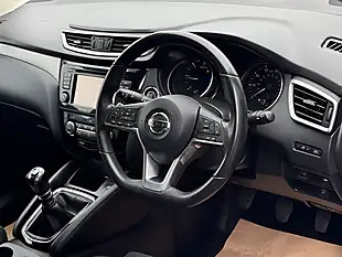 Used 2017 Nissan Qashqai N-Connecta Black - Interior and Exterior details 14