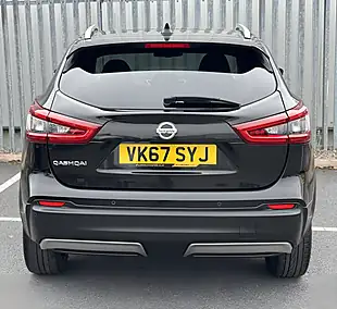 Used 2017 Nissan Qashqai N-Connecta Black - Interior and Exterior details 6