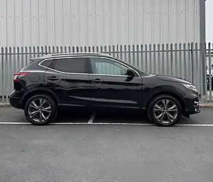 Used 2017 Nissan Qashqai N-Connecta Black - Interior and Exterior details 7
