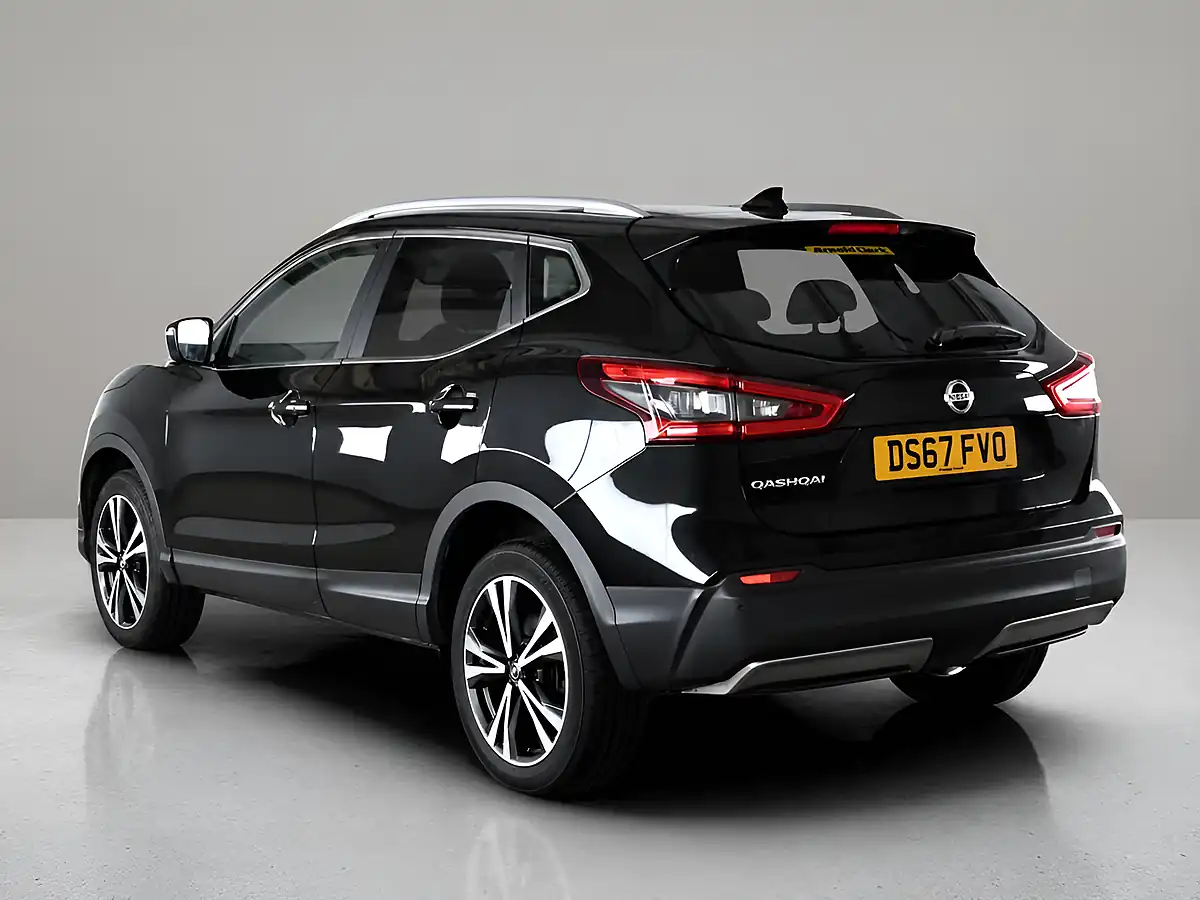 Used 2017 Nissan Qashqai N-Connecta Black - Interior and Exterior details 3