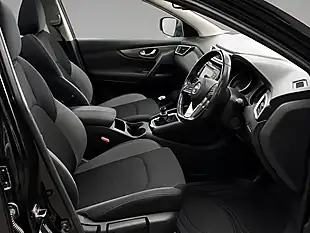 Used 2017 Nissan Qashqai N-Connecta Black - Interior and Exterior details 7