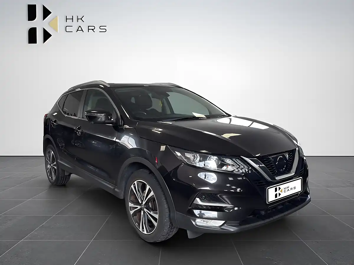 Used 2017 Nissan Qashqai N-Connecta Black - Front View