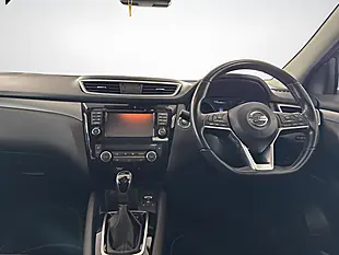 Used 2017 Nissan Qashqai N-Connecta Black - Interior and Exterior details 13