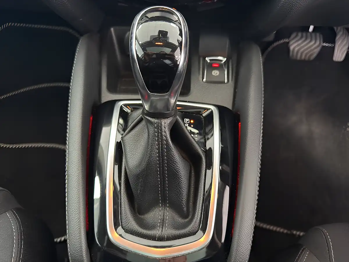 Used 2017 Nissan Qashqai N-Connecta Black - Interior and Exterior details 19