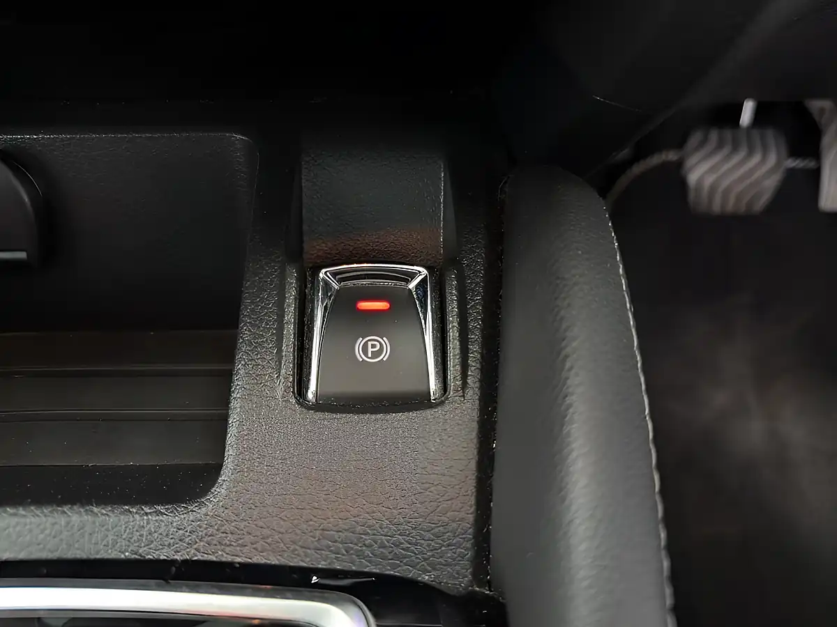 Used 2017 Nissan Qashqai N-Connecta Black - Interior and Exterior details 20