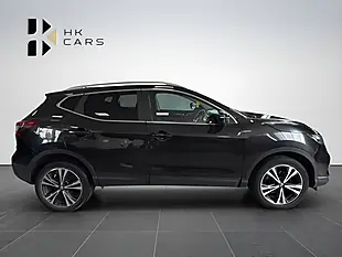 Used 2017 Nissan Qashqai N-Connecta Black - Interior and Exterior details 6