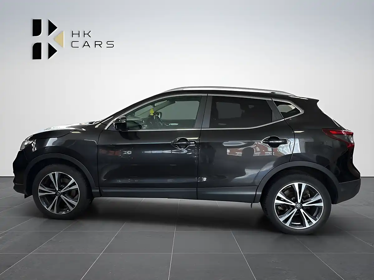 Used 2017 Nissan Qashqai N-Connecta Black - Interior and Exterior details 7