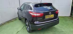 Used 2017 Nissan Qashqai N-Connecta Black - Interior and Exterior details 10