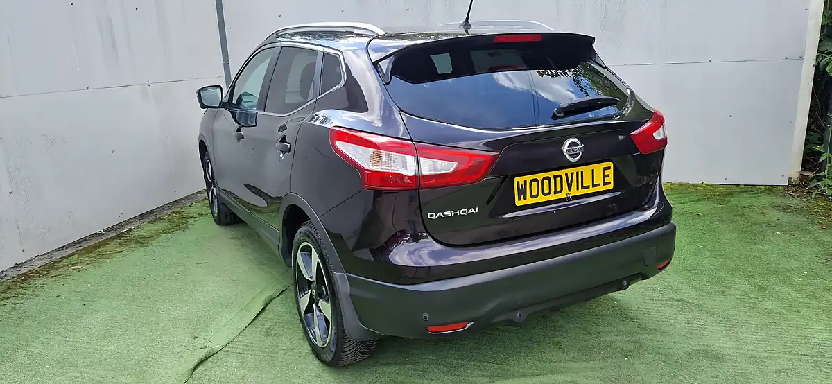 Used 2017 Nissan Qashqai N-Connecta Black - Interior and Exterior details 10