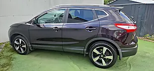 Used 2017 Nissan Qashqai N-Connecta Black - Interior and Exterior details 5