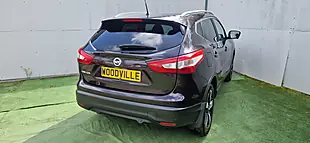 Used 2017 Nissan Qashqai N-Connecta Black - Interior and Exterior details 8