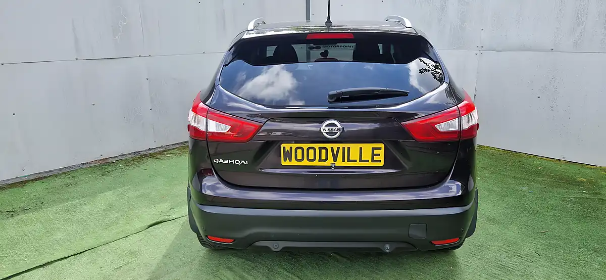 Used 2017 Nissan Qashqai N-Connecta Black - Interior and Exterior details 9