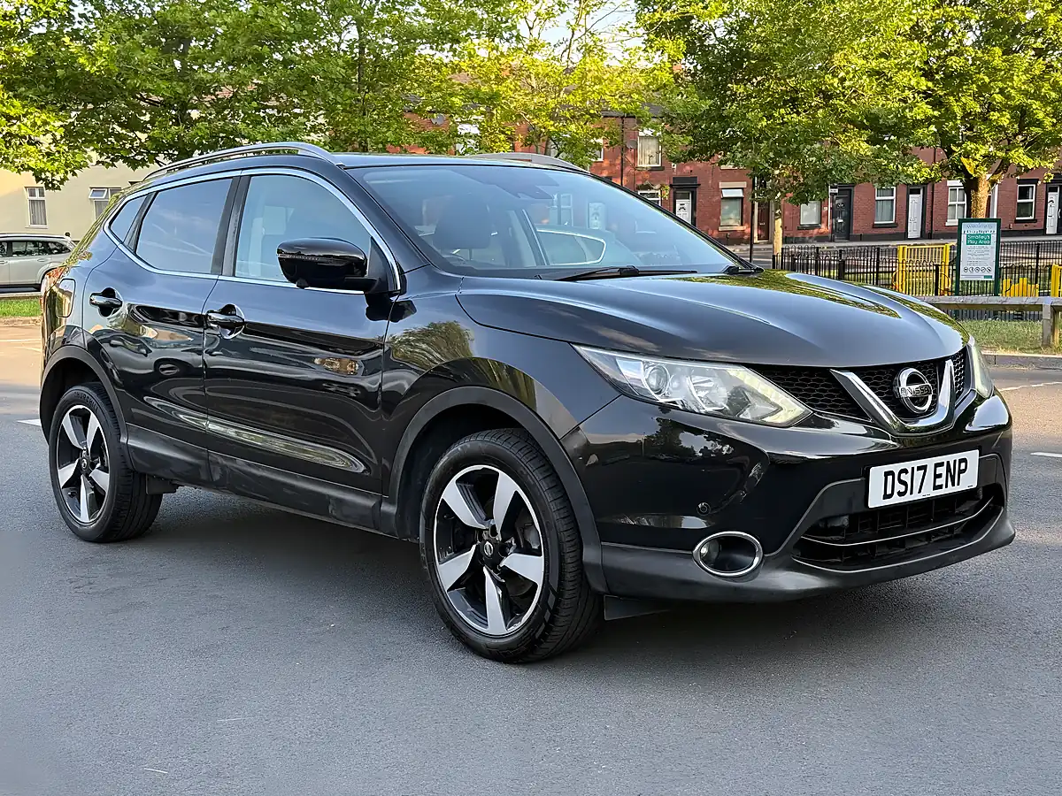 Used 2017 Nissan Qashqai N-Connecta Black - Front View