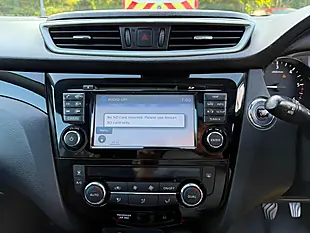 Used 2017 Nissan Qashqai N-Connecta Black - Interior and Exterior details 15