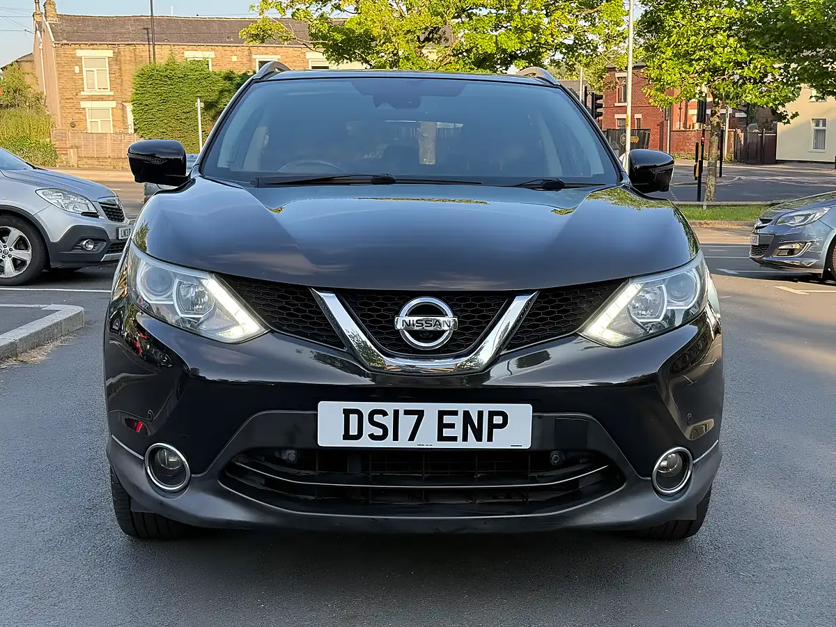Used 2017 Nissan Qashqai N-Connecta Black - Interior and Exterior details 2