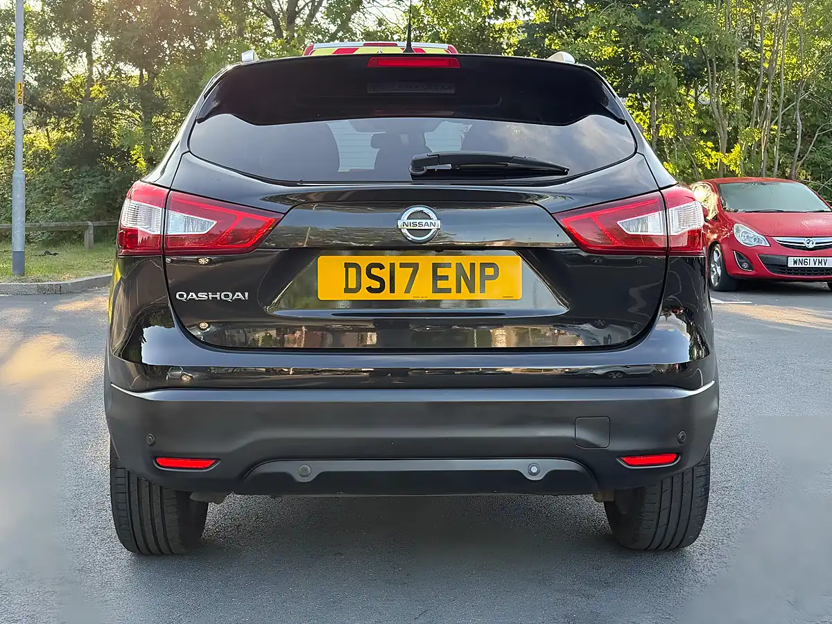 Used 2017 Nissan Qashqai N-Connecta Black - Interior and Exterior details 3