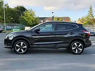 Used 2017 Nissan Qashqai N-Connecta Black - Interior and Exterior details 6