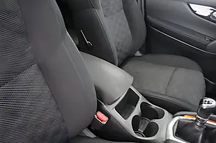 Used 2017 Nissan Qashqai N-Connecta Black - Interior and Exterior details 16