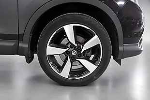 Used 2017 Nissan Qashqai N-Connecta Black - Interior and Exterior details 19