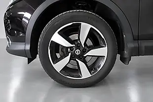 Used 2017 Nissan Qashqai N-Connecta Black - Interior and Exterior details 20