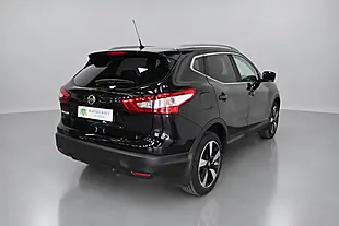 Used 2017 Nissan Qashqai N-Connecta Black - Interior and Exterior details 6