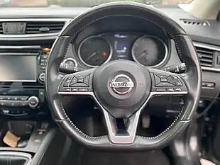 Used 2017 Nissan Qashqai N-Connecta Black - Interior and Exterior details 13