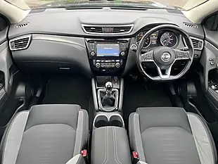 Used 2017 Nissan Qashqai N-Connecta Black - Interior and Exterior details 4