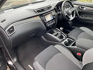 Used 2017 Nissan Qashqai N-Connecta Black - Interior and Exterior details 5